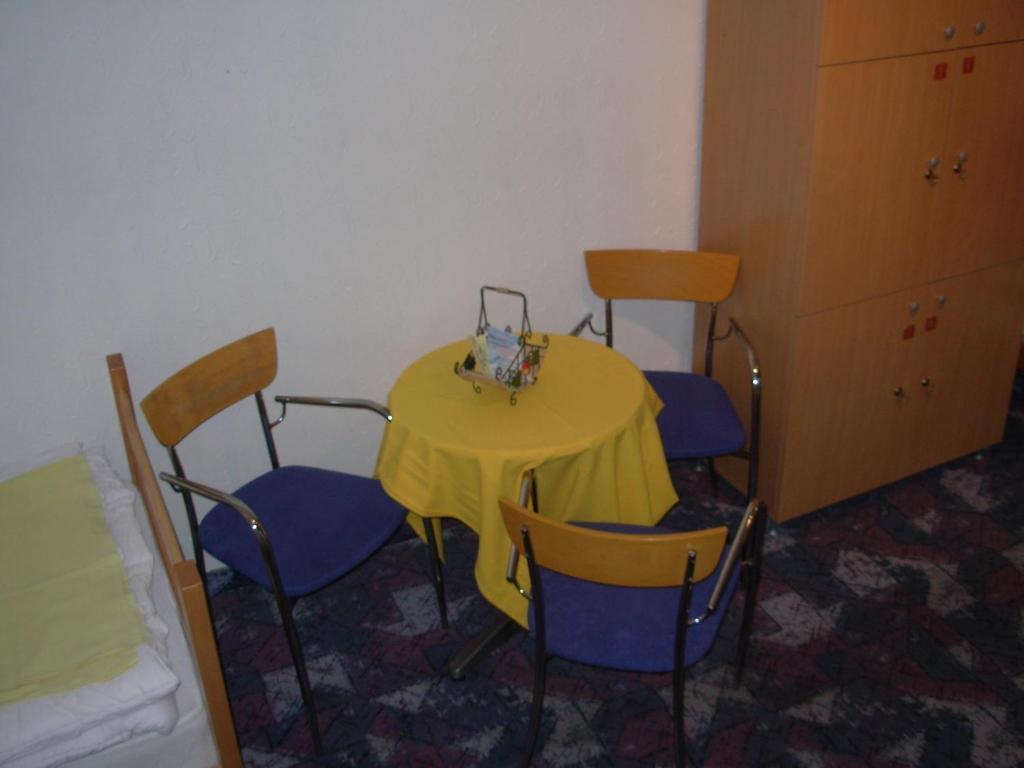 Hostel 021 Novi Sad Exteriör bild