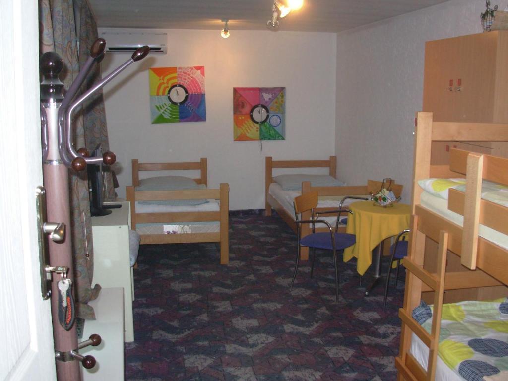 Hostel 021 Novi Sad Exteriör bild